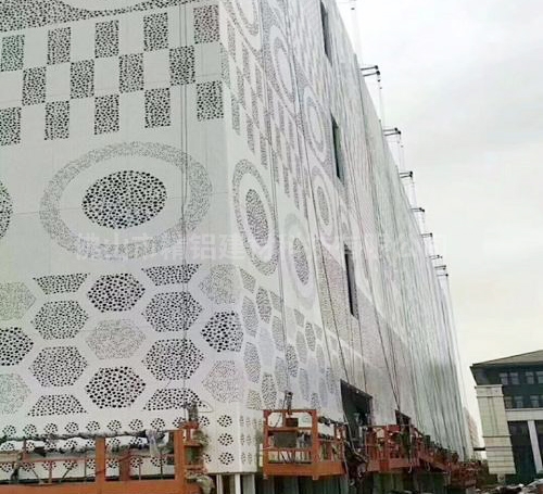 白色冲孔铝单板