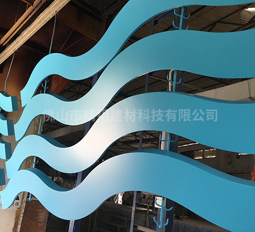 波浪型铝方通